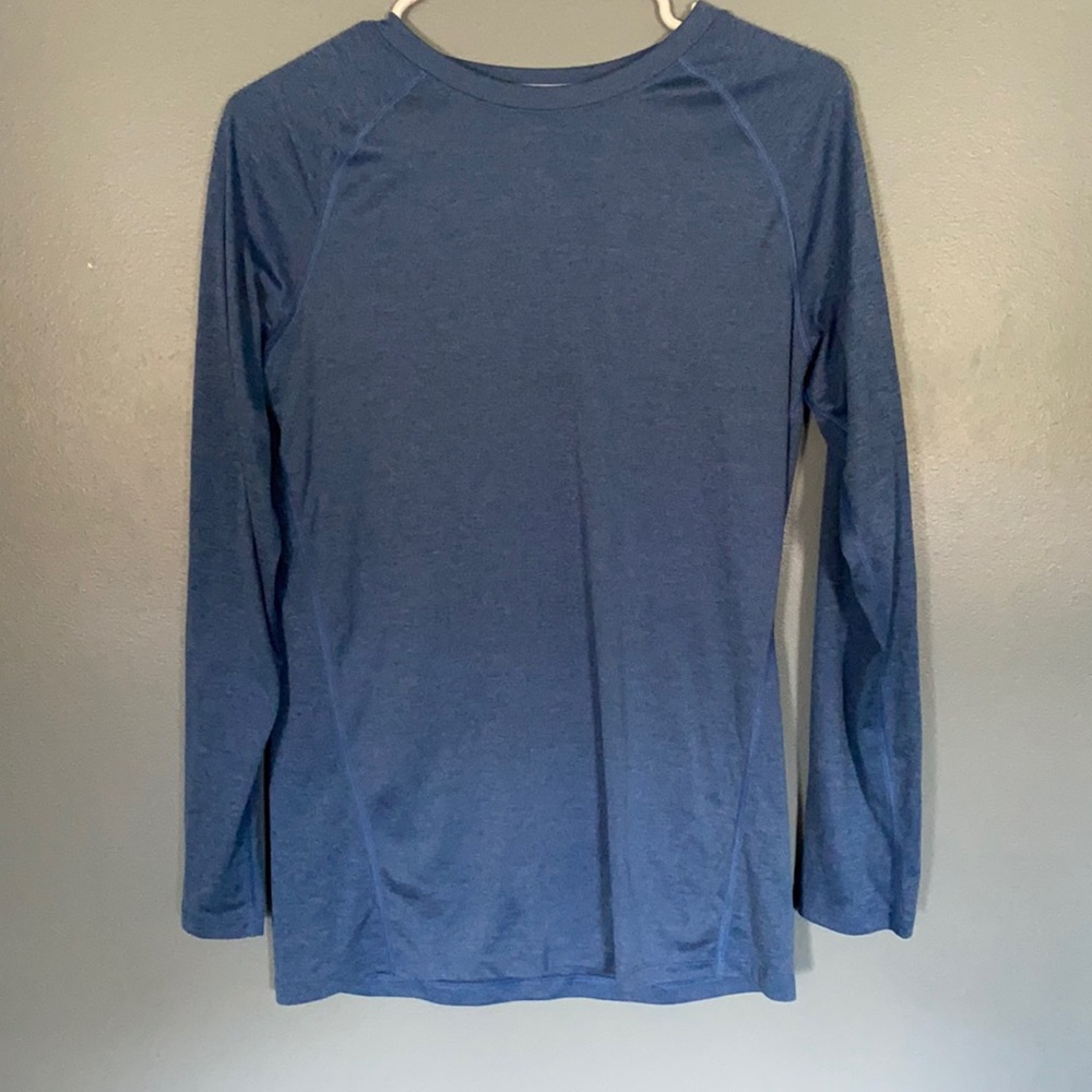 Long sleeve athletic shirt thin youth XL